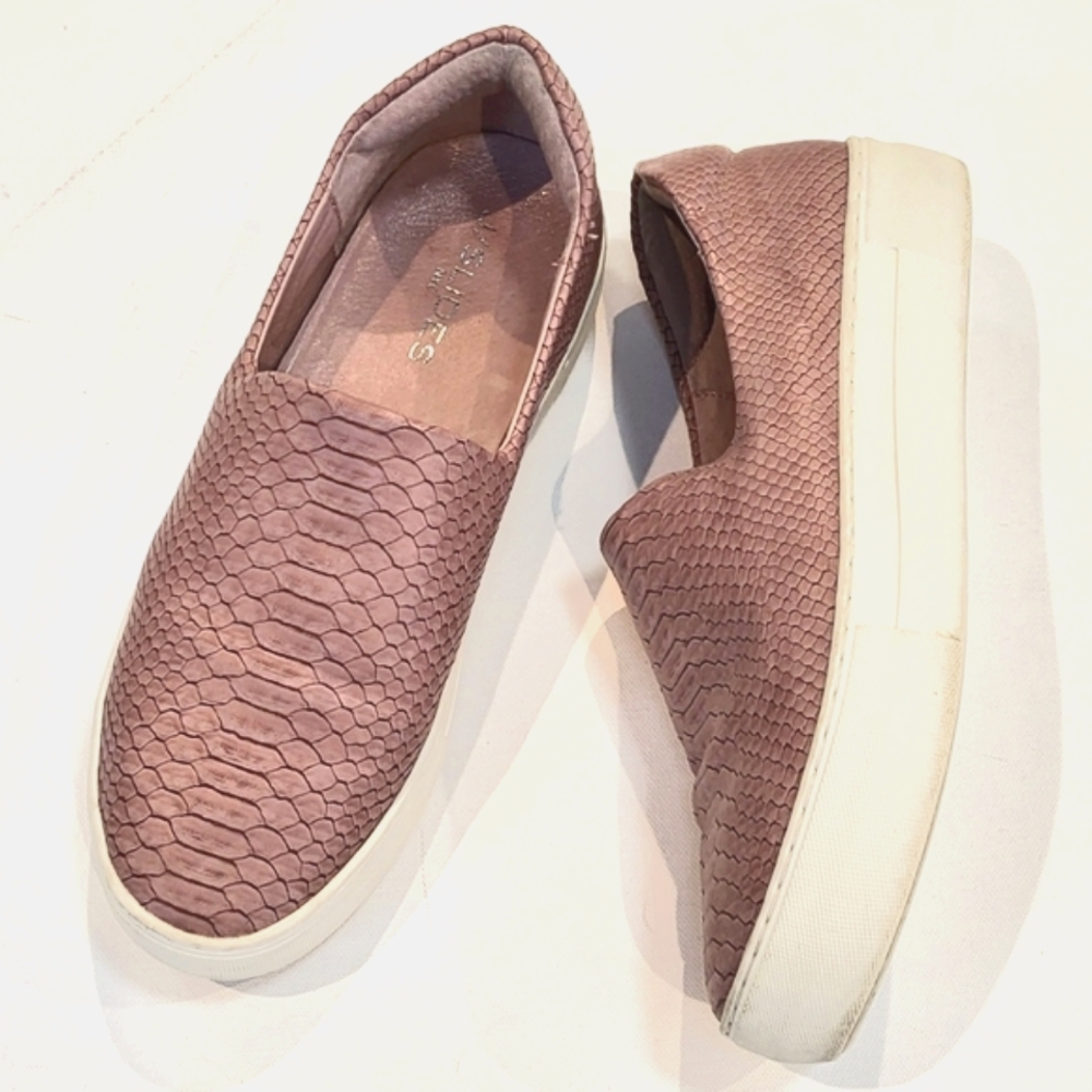J/Slides Slip-On Sneakers in Pink